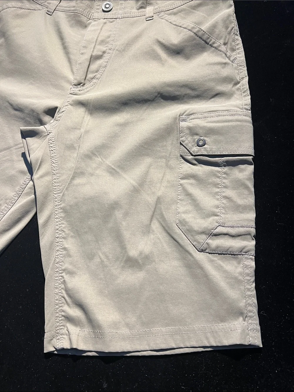 Men's KUHL Casual Cargo Shorts in Light Khaki , used perfect condition - Picture 2 of 11